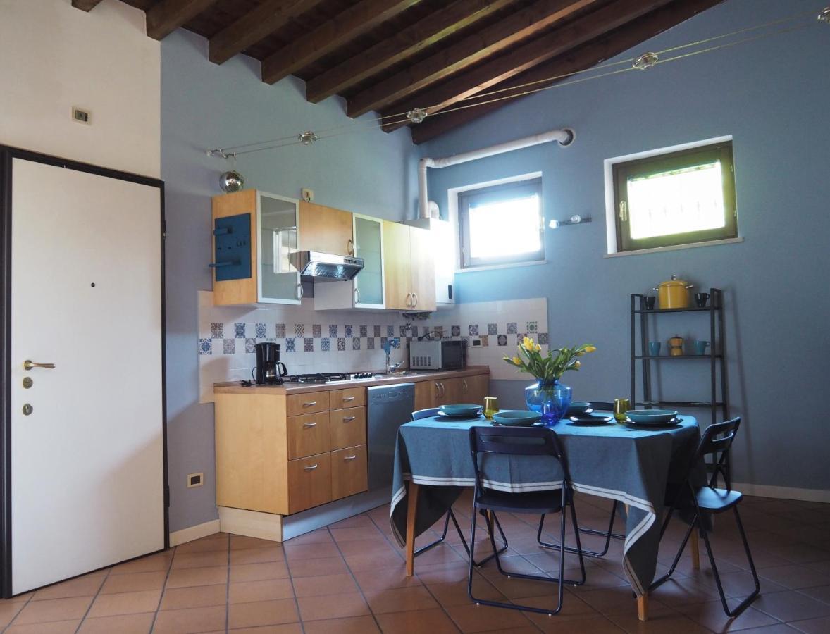 Casa Mariposa Apartment เดเซนซาโนเดลการ์ดา ภายนอก รูปภาพ